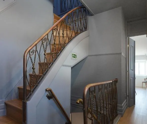 Pensión A Botoeira Da Praca 4*